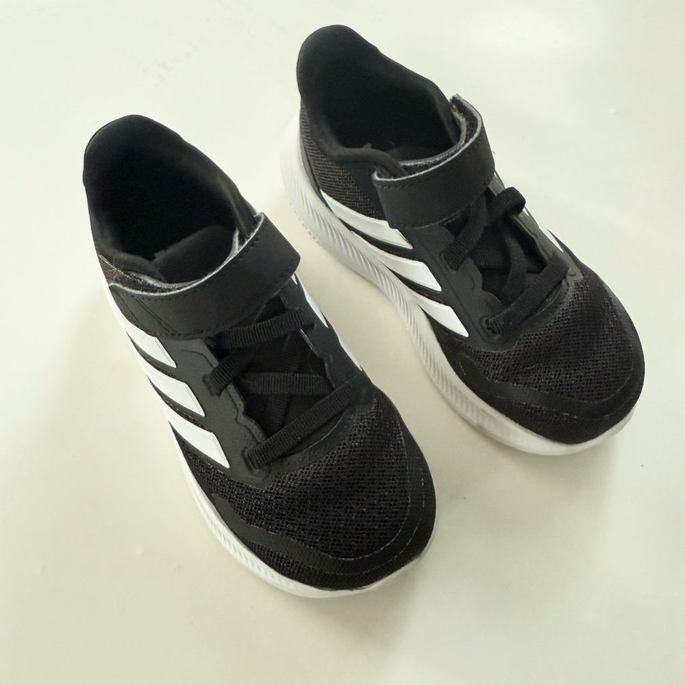 Kids Adidas Runfalcon Black and White Sneakers Size 8K